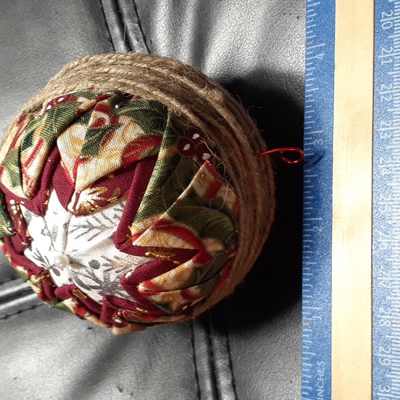 #7 NWOT Christmas Ornament 4"x4" - Picture 2 of 3